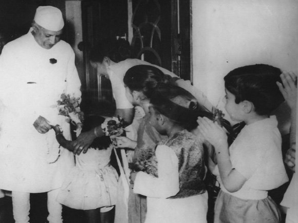 Pandit Nehru with children