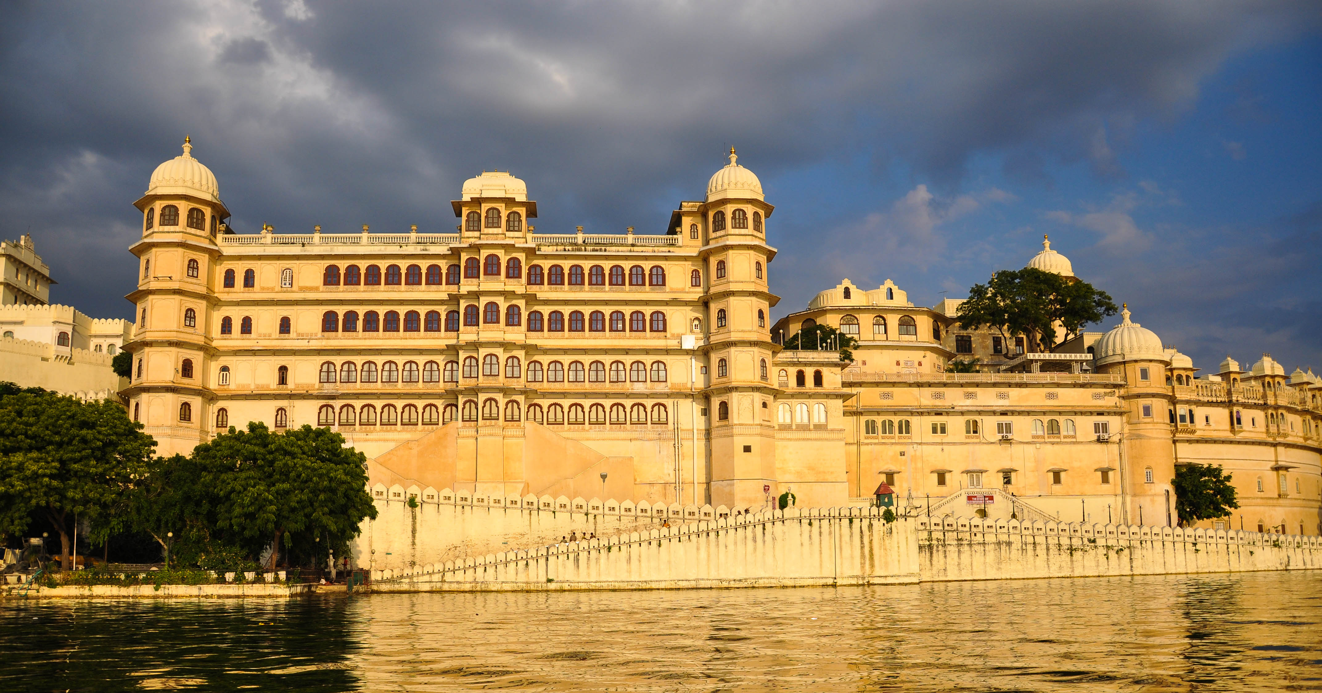 Udaipur Palace - Indian Nerve
