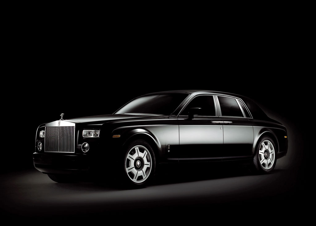 Rolls-Royce-Phantom-Black-1-lg