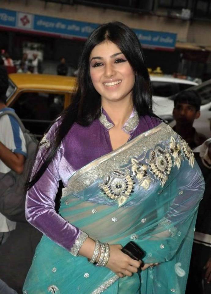 Ayesha-Takia