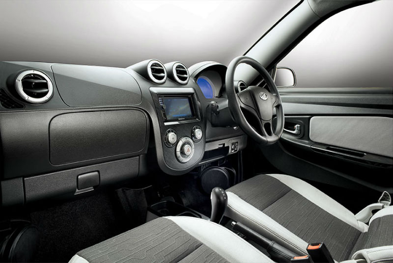 mahindra-e2o-interiors