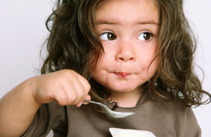 eating-yogurt kid