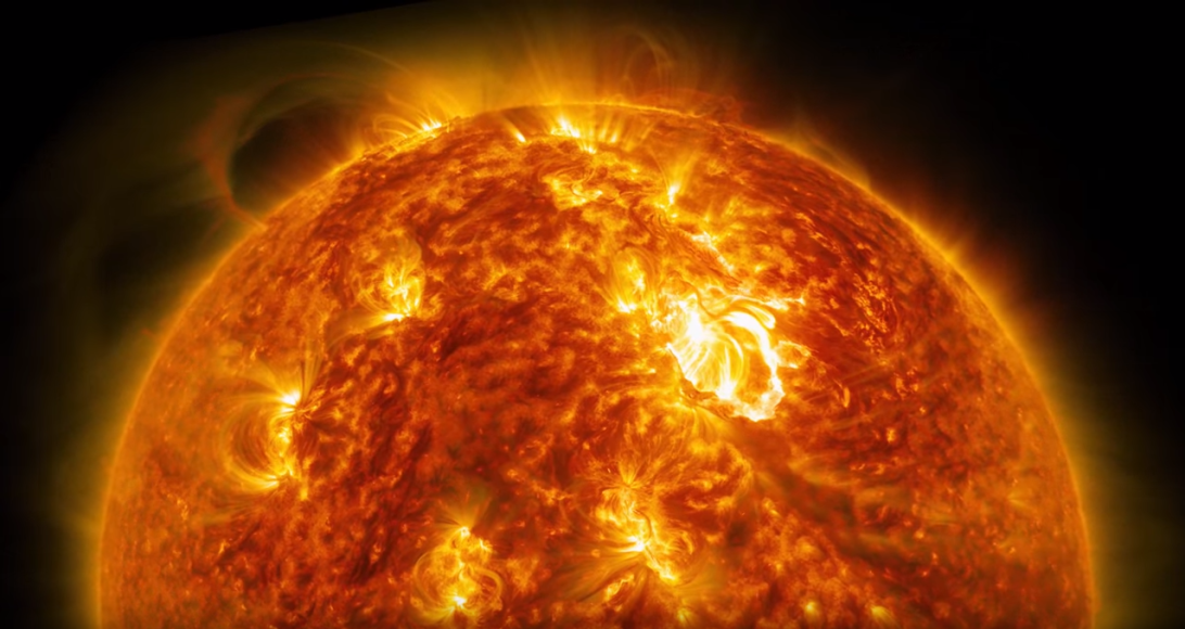 Солнце возникло в результате. Протуберанцы на солнце. Солнечная активность. Солнечный протуберанец из космоса. Как появилось солнце фото.
